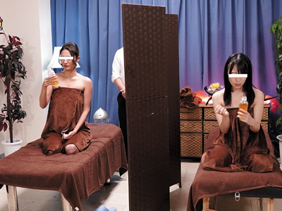 Anh chàng nhân viên massage kích dục đụ hai em một lúc